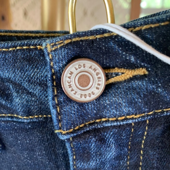 KanCan Hi-Rise Estilo Denim Shorts Small NWT Dark Wash Raw Hem - Picture 2 of 8